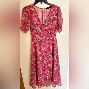 O.P.T Midi Dress V-Neck Short Sleeve Floral Rose Pattern